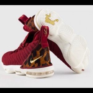 Nike LeBron James  KING 16 Team red 8